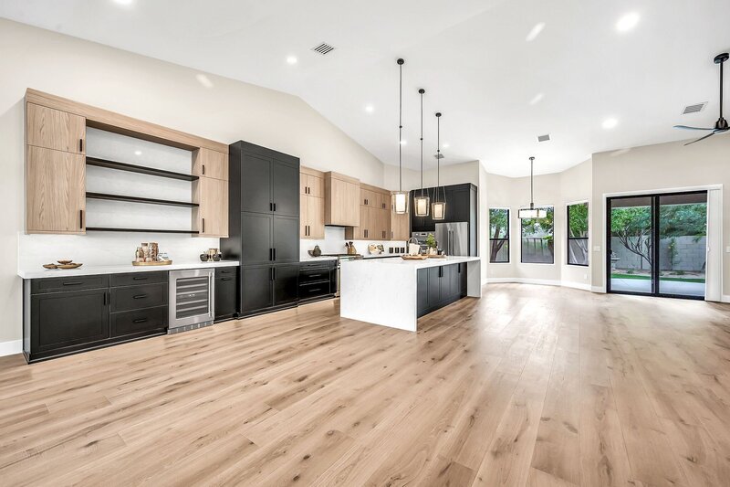 6421 E Winchcomb Dr-9