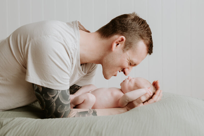 father and newborn photoshoot