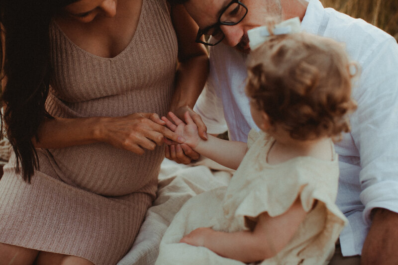 maternity and newborn photographer