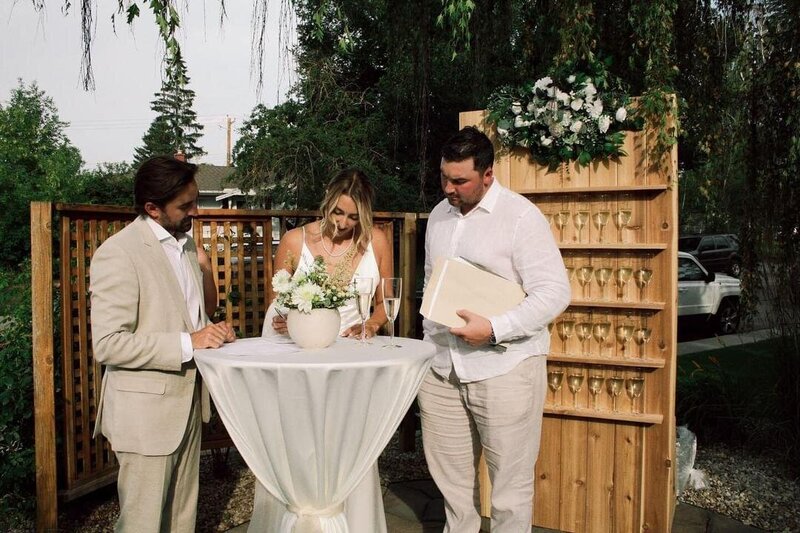 Cedar wood champagne wall 1-Rori Ranch Rentals