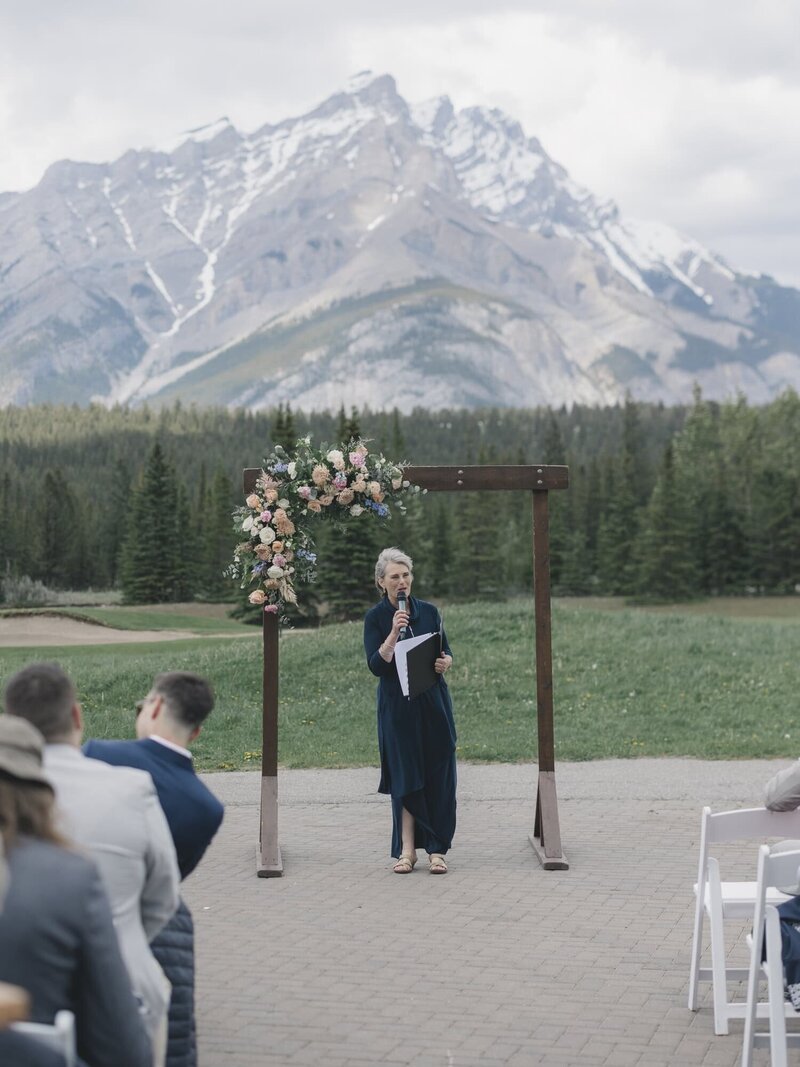 Timeless Tales Creatives - Fine Art Documentary Wedding Photographers in Banff - Banff Springs Golf Course Wedding (4)