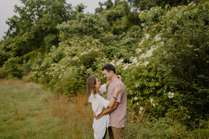 casual_engagement_photos_017