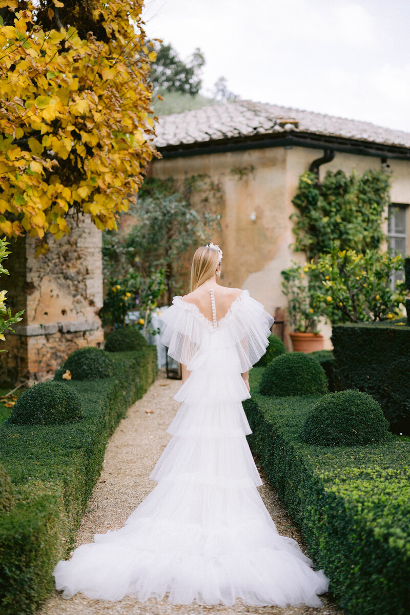 Designer Wedding Dress, Villa Cetinale, Tuscany, Italy - Hunter Hennes Photography_0001