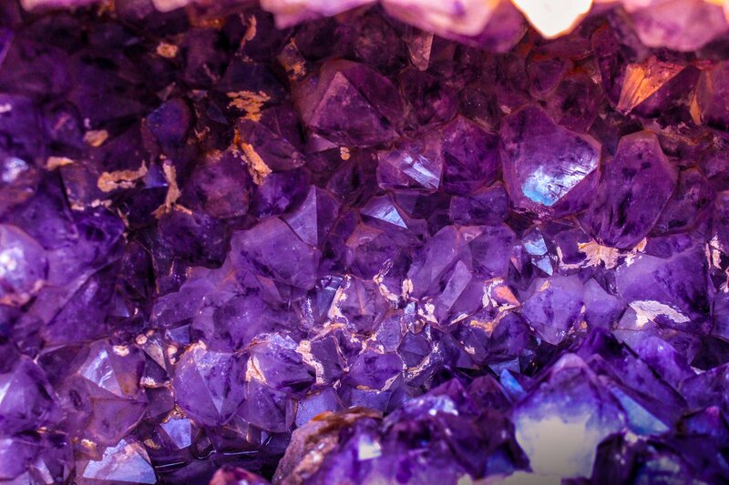 je energie beschermen. Amanda Gomes Fortes. The Healing Amethyst