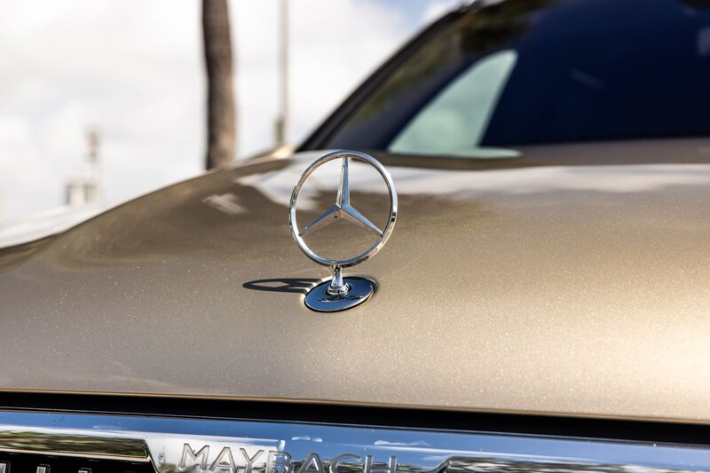 mercedes-maybach-gls-600-kalahari-gold-black-for-rent-in-miami-003
