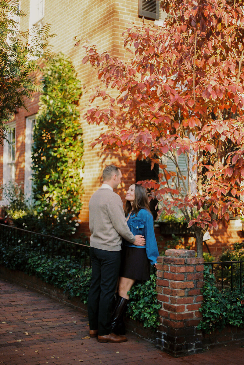 Fall-Engagement-Session-in-Georgetown-DC-on-35mm-Film-17