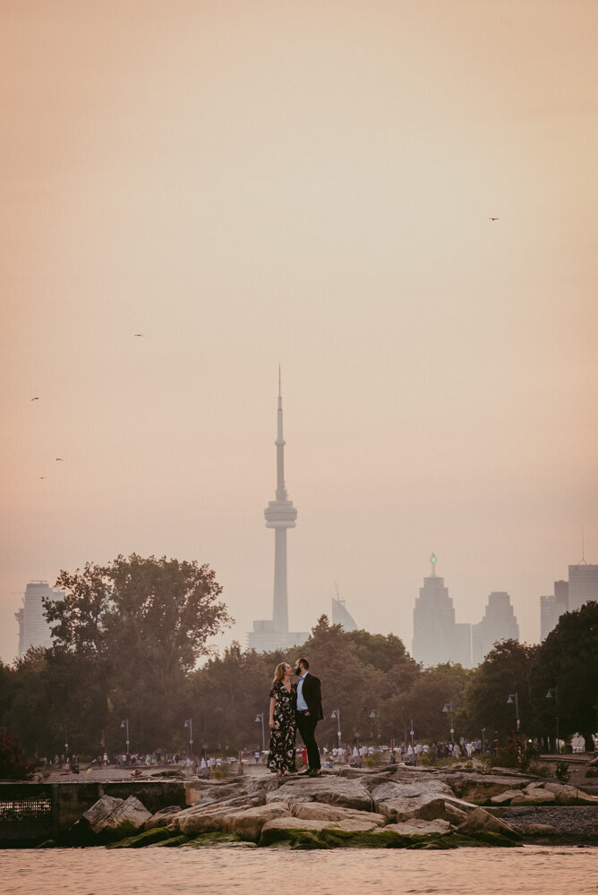 Speakeasy bar in Toronto hosts wedding for elegant couple