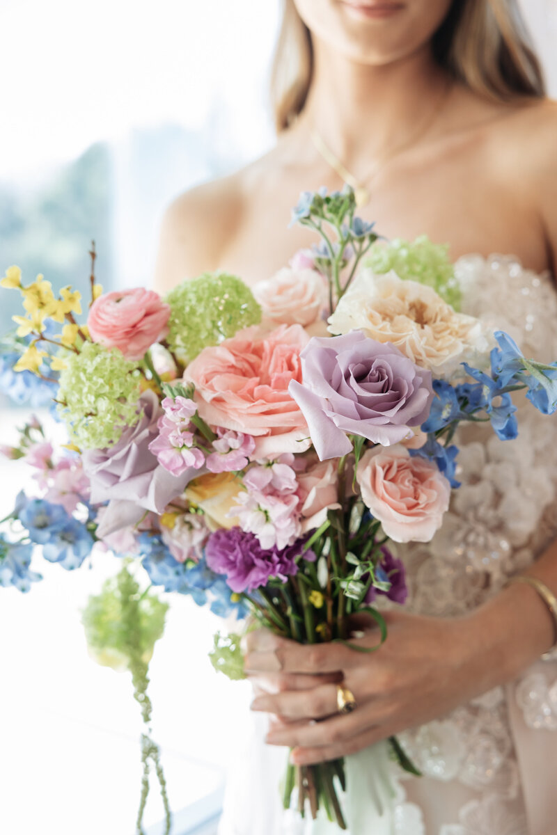 Bride-Floral-Bouquet-The-Legacy-at-Willow-Pond
