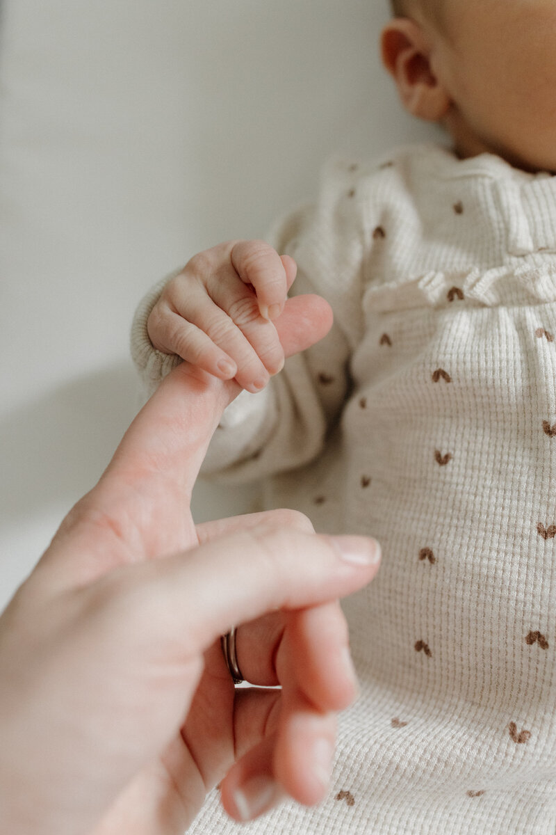 Seattle based motherhood, newborn and family photographer.