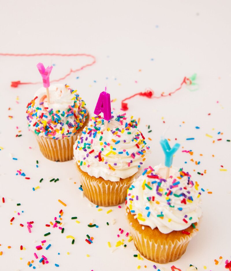 YAY! Cupcakes celebration - online marketing expert