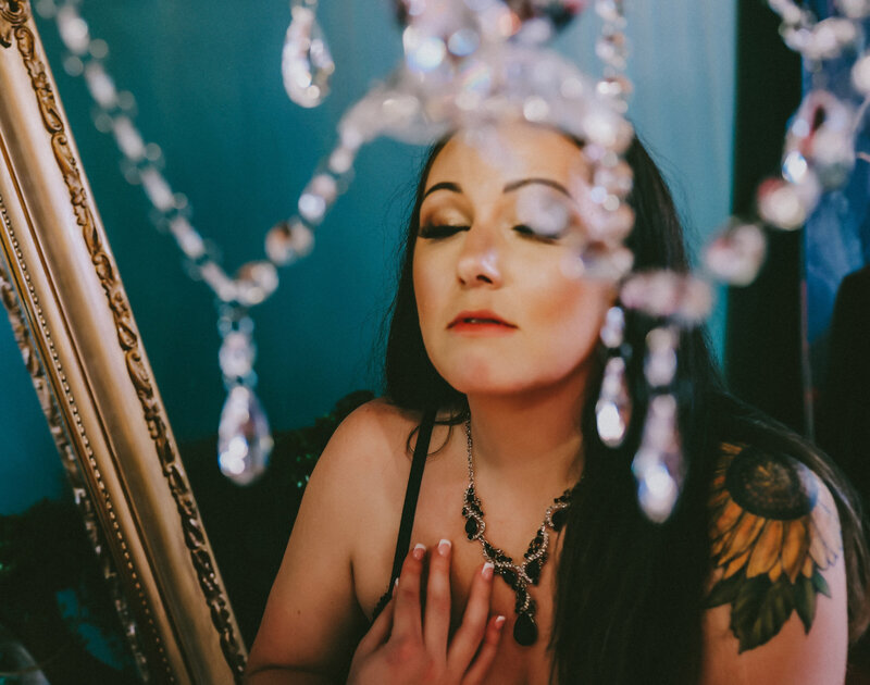 savannah-boudoir-40-over-40-closeup-portrait-03