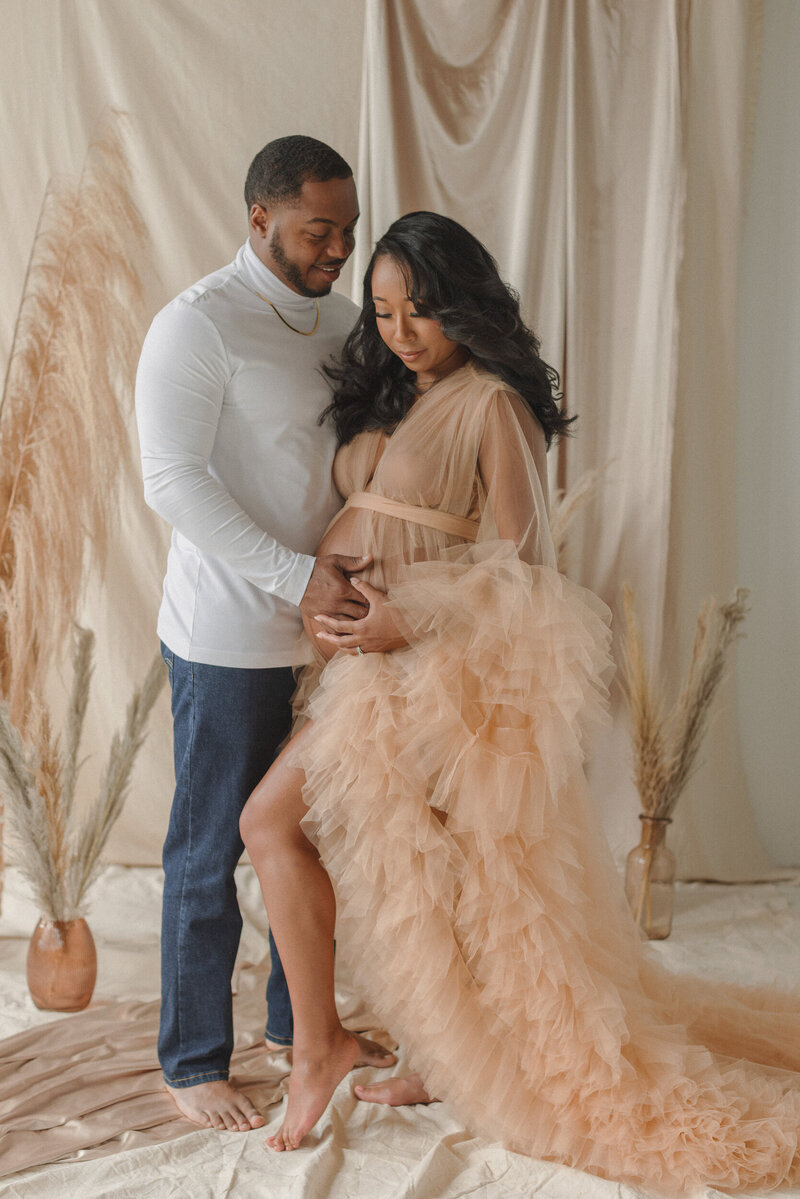 JLauryn_Maya-Neutral-Maternity-Studio-Session_WP(10)