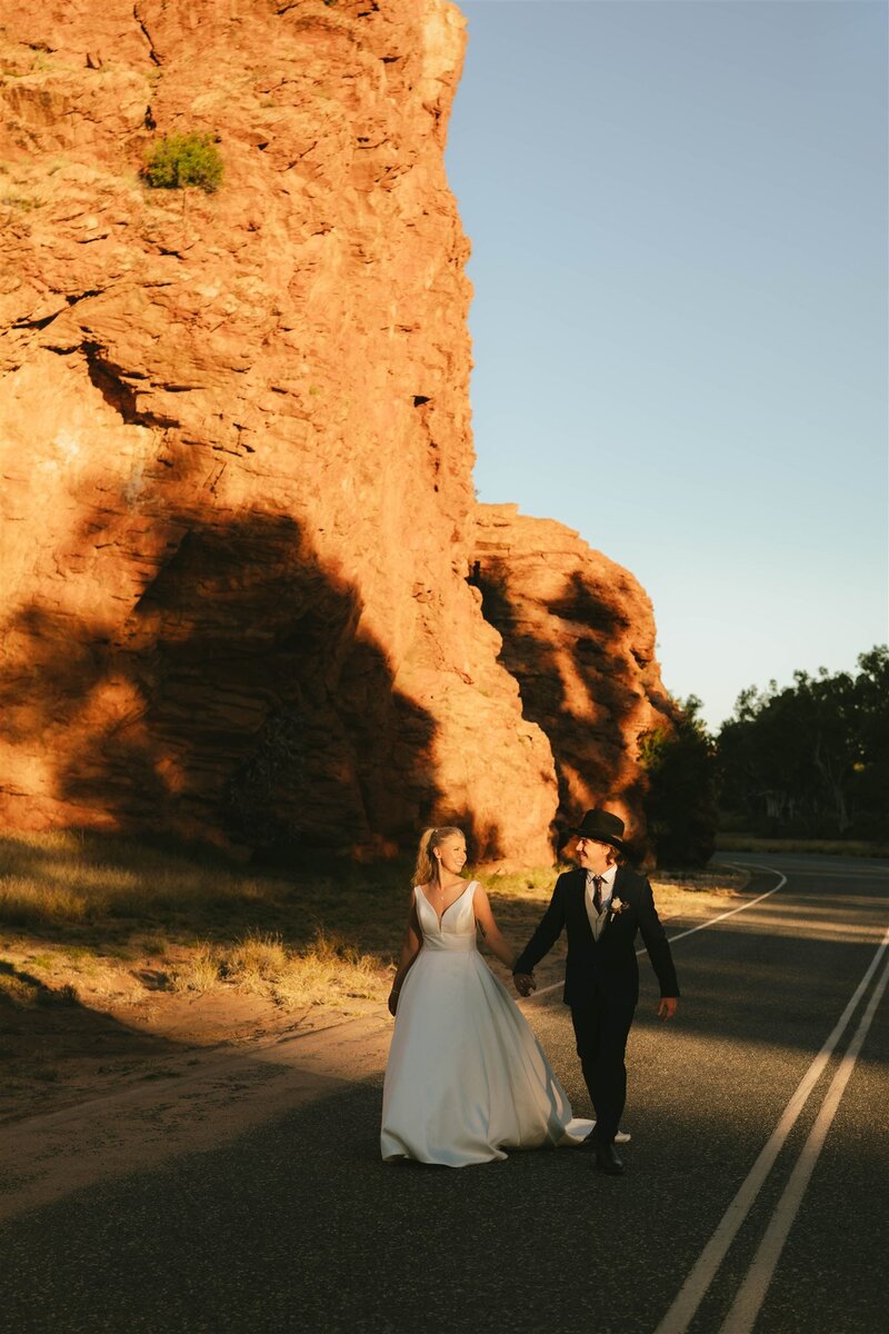 alice springs outback destination wedding photographer simpsons gap documentary photographer northern territory australia golden hour sunset portraits