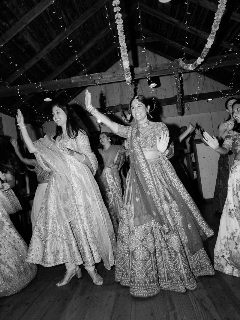 26 indianweddingdancing