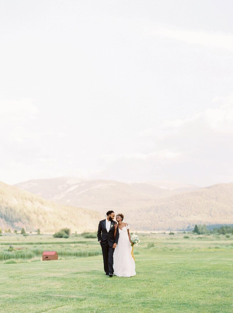 Refined and Organic Wedding in the Heart of Colorado_0028