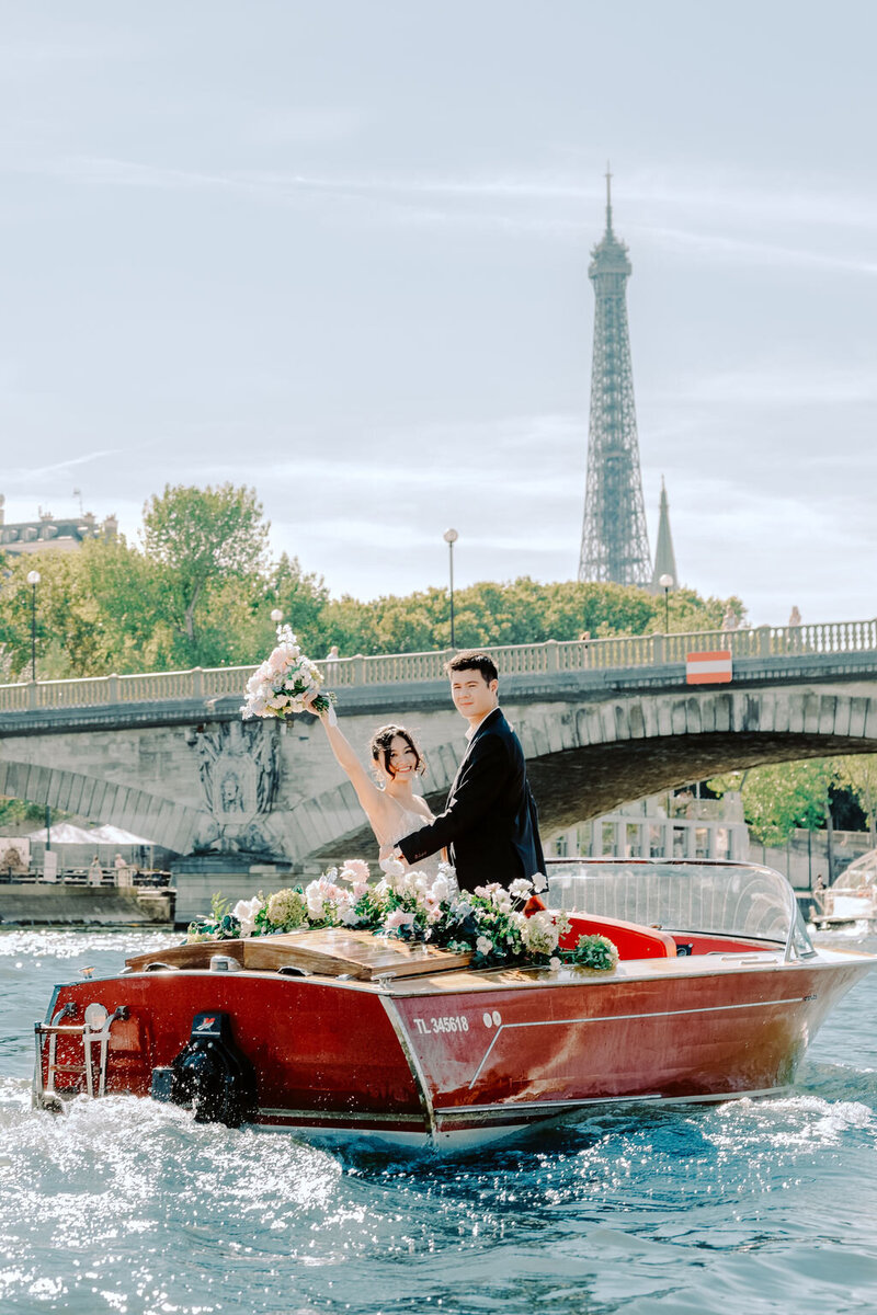 Elopement Seine River Paris