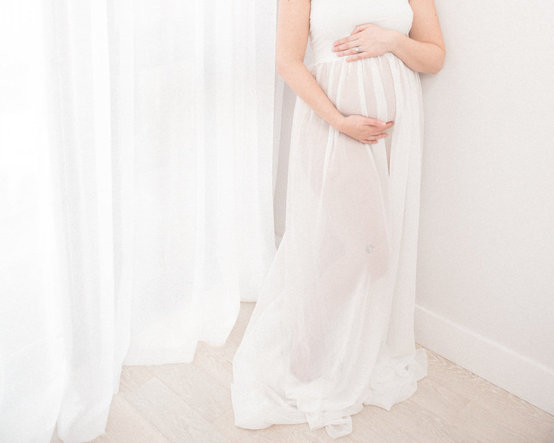 baby-bump-white-studio,-terrarium-1