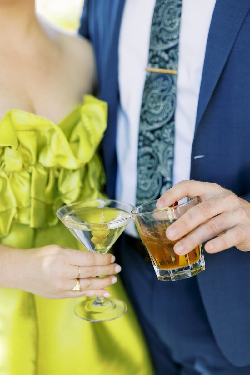 Kyra-Matt_Wente-Wedding_Hannah-Berglund-Photography_Cocktail-Hour-36