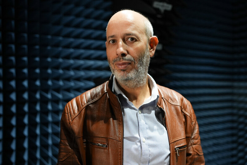 Portrait corporate de Mostafa El Mokadem pour Intel France – création photo et vidéo d’entreprise par le studio Clap Maker.