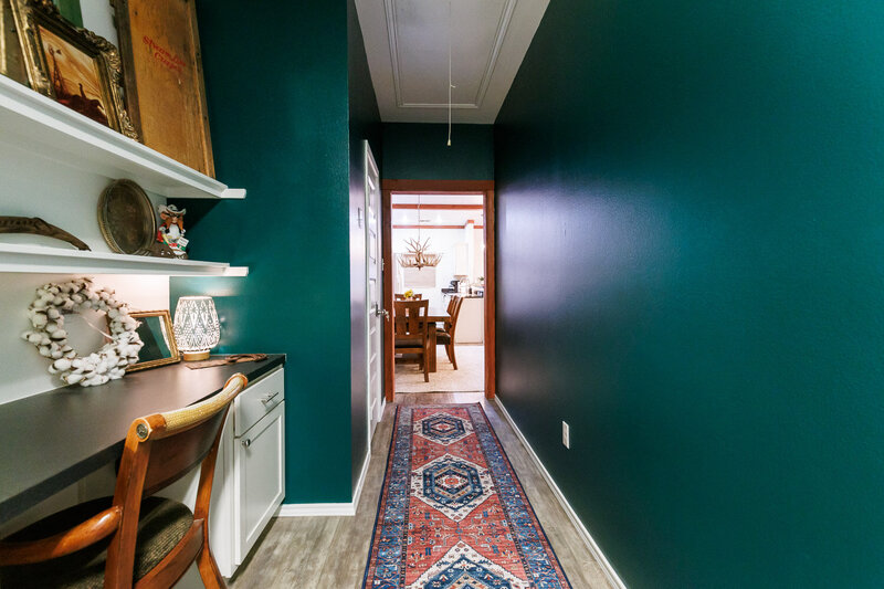 AirbnbLubbockTexasDesk