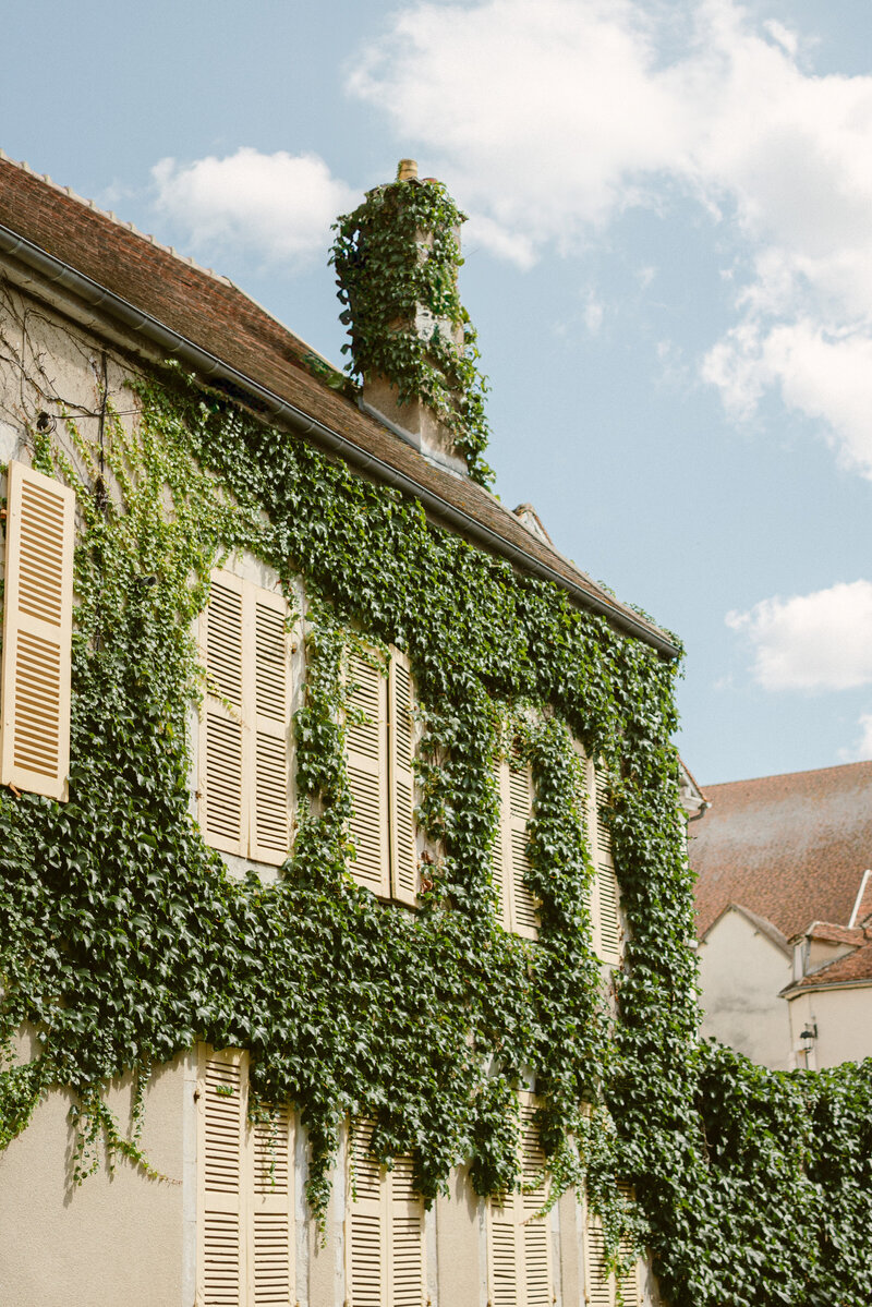 FrenchWeddingPhotographer_PiaBacino_AbbayedeReignyWedding7