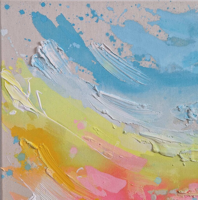 Detailbild von Skywave. Die Farben auf der naturbelassenen Leinwand verschmelzen zu einem lebendigen Farbklang.