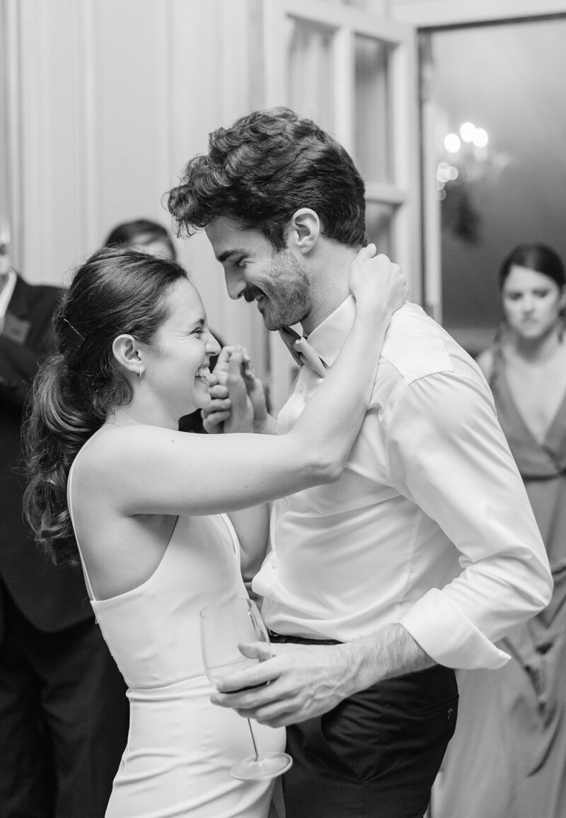 people-dancing-wedding-massachusetts