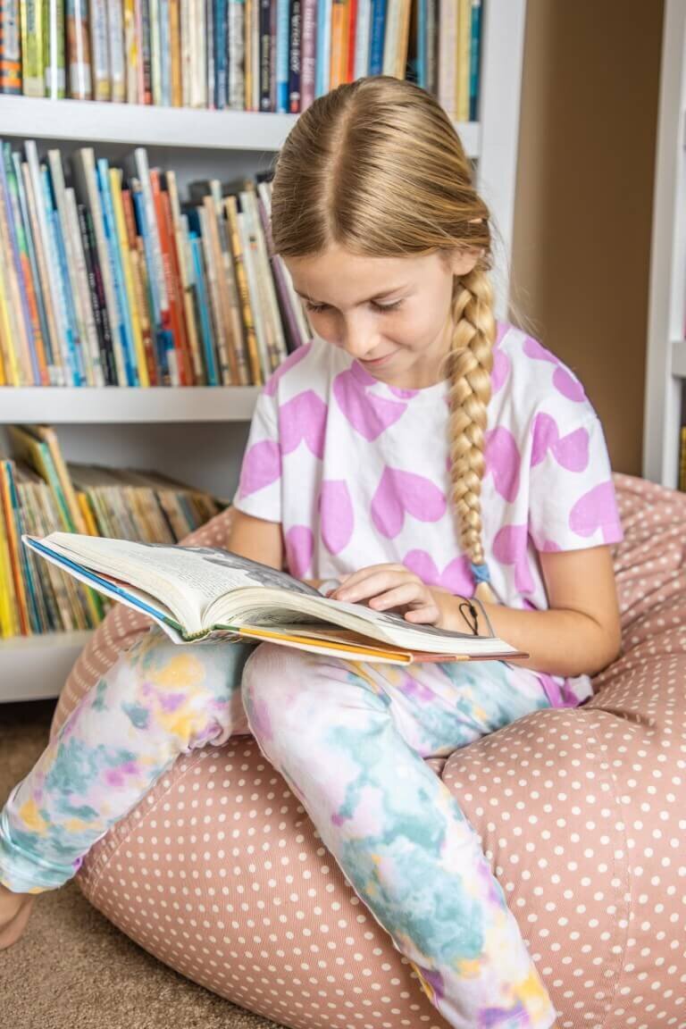 Online structured literacy session with dyslexia specialist Michelle Henderson