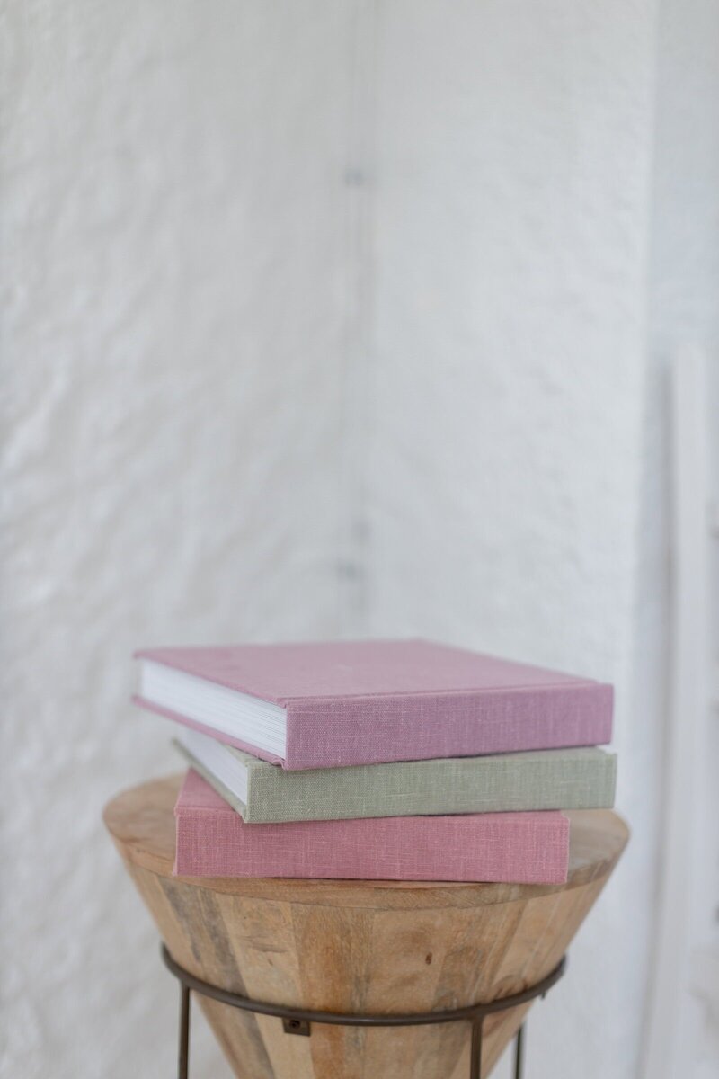 Linen cover boudoir albums