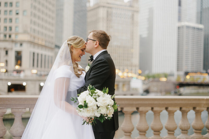 09-Intercontinental-Chicago-Wedding-couple