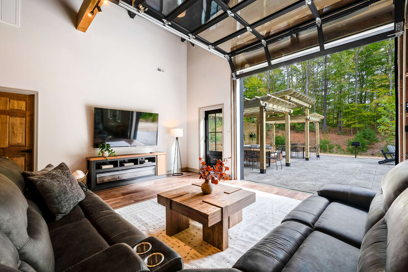 Chez Moi is a six bedroom vacation home located in Nellysford Virginia