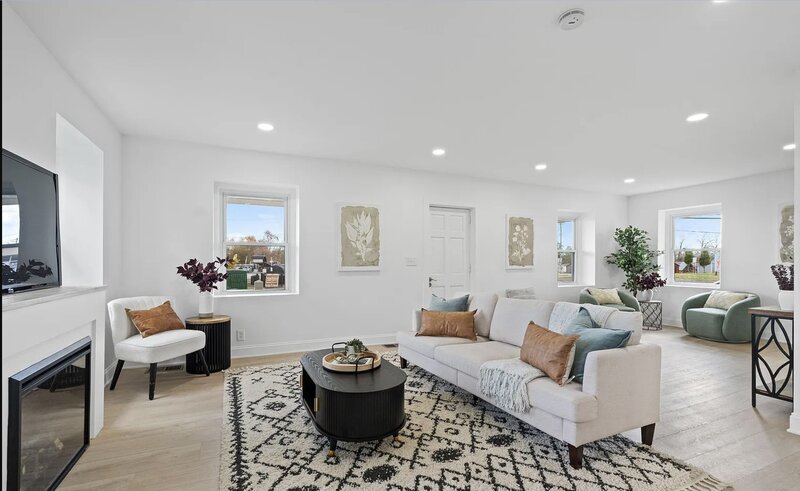 Kelly DeTommaso Elegant Transitions Vacant Home Staging Colmar PA Living Room1