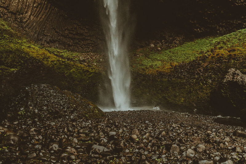 Emily-Noelle-Photography-Columbia-Gorge-waterfall