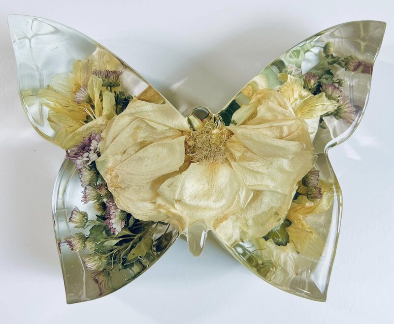 clock, resin keepsake, floral, preservation, flower preservation, bouquet preservation, wedding flower keepsake, memorial keepsake, dried flower keepsake, memorial flower preservation, preserved flowers in resin, texas preservation, cremation keepsake, breastmilk keepsake, ashes, dried flower, pressed flowers