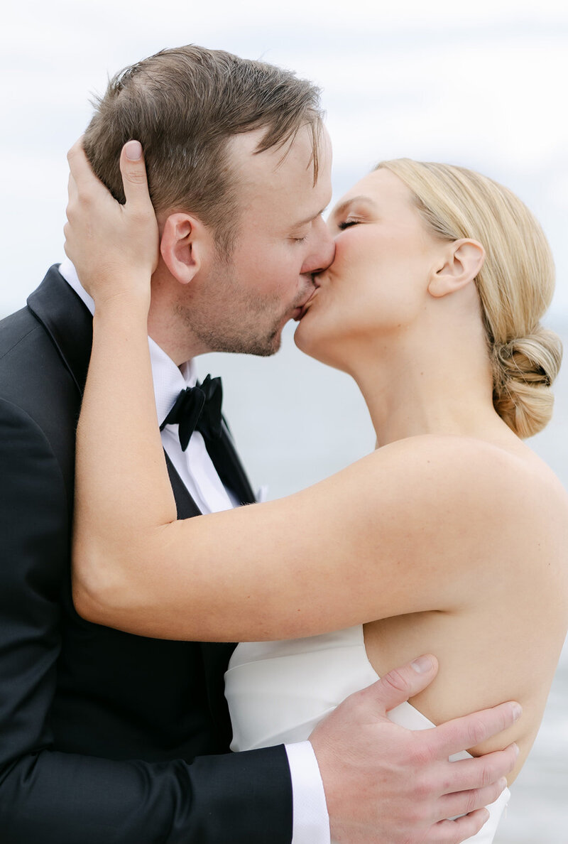 bride-groom-kiss-connecticut-wedding