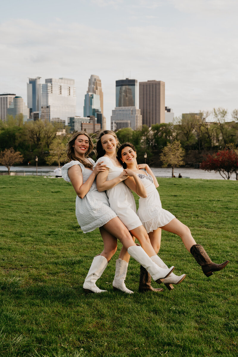 Minneapolis Grad Photos (4)