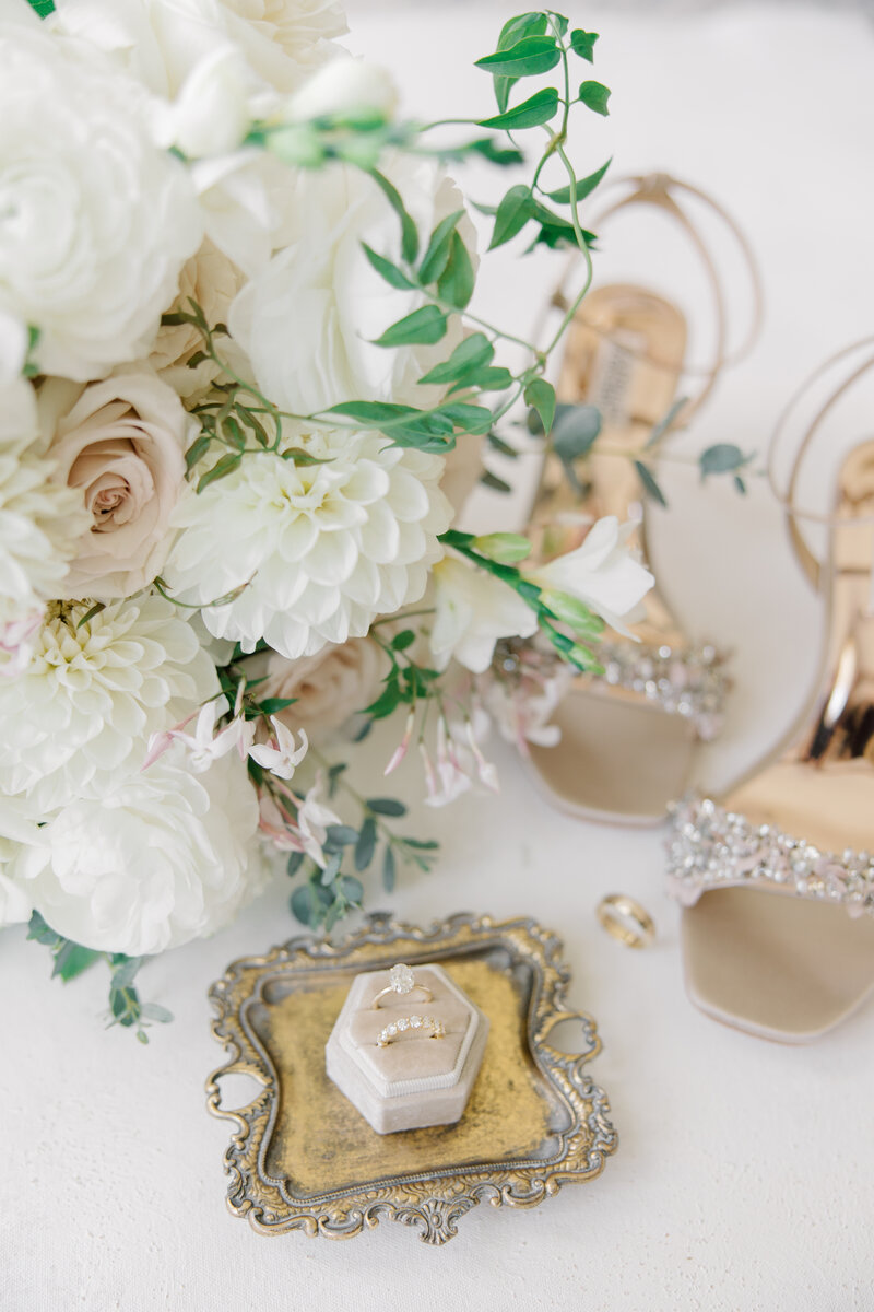 Molly Sue Photography New Jersey + East Coast Wedding Photographer Romantic Imagery Engagement Lifestyle Heirloom Wedding Albums26