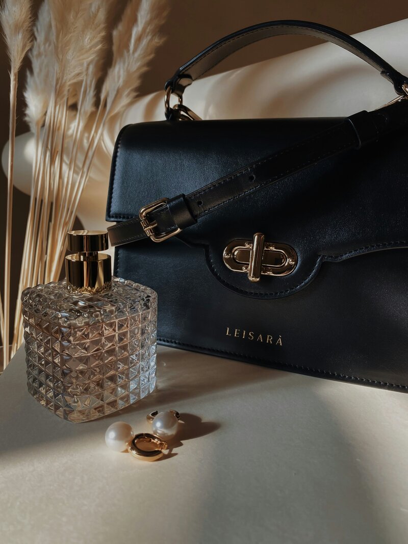 leisara-studio-396JySTQiqA-unsplash-min