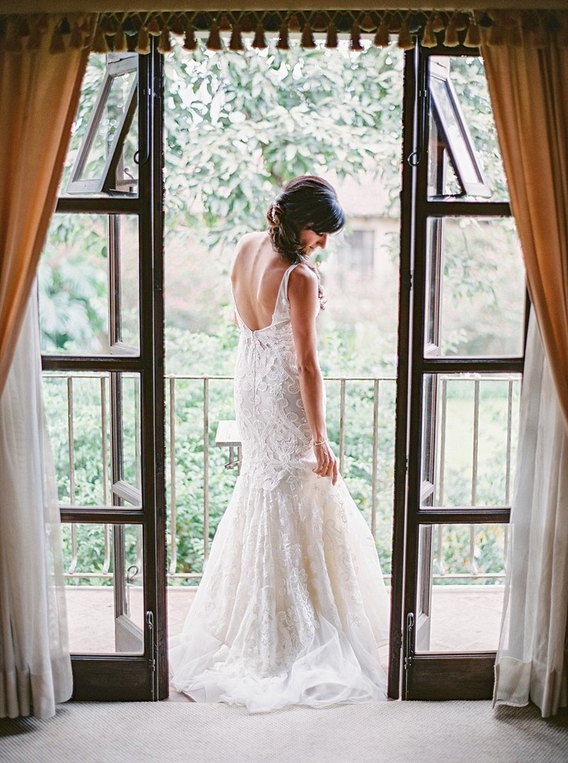 7-linacarlo-lace-wedding-gown