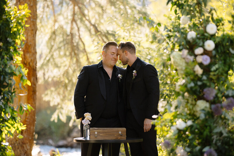 Estes Park Wedding Photographer Denver Wedding Venue Planner Della Terra Mountain Top Fall Colorful Wedding Liz Osban Photography Black Canyon Inn Wyoming Wedding Photographer Elopement Engagement 55