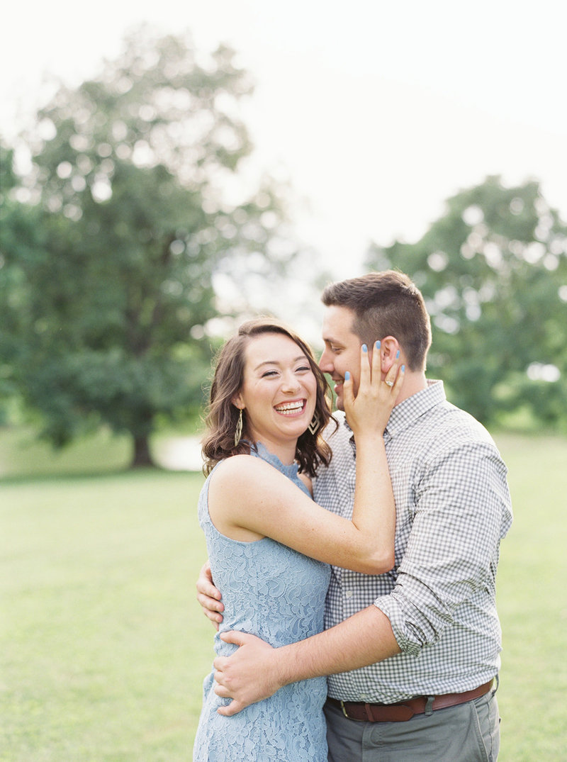 The Ultimate Posing Guide | Top 8 Engagement Poses for Your Next Session -