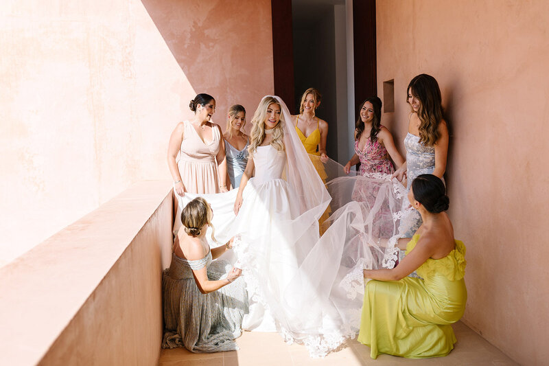 bride and bridesmaids getting ready at Neuendorf House