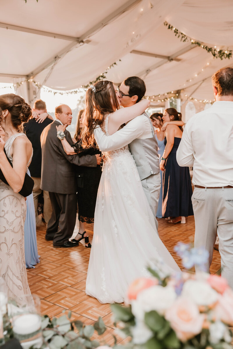 75-Makayla and Phillip - Wedding - Ann Arbor Michigan Photographer - Waldenwoods Howell