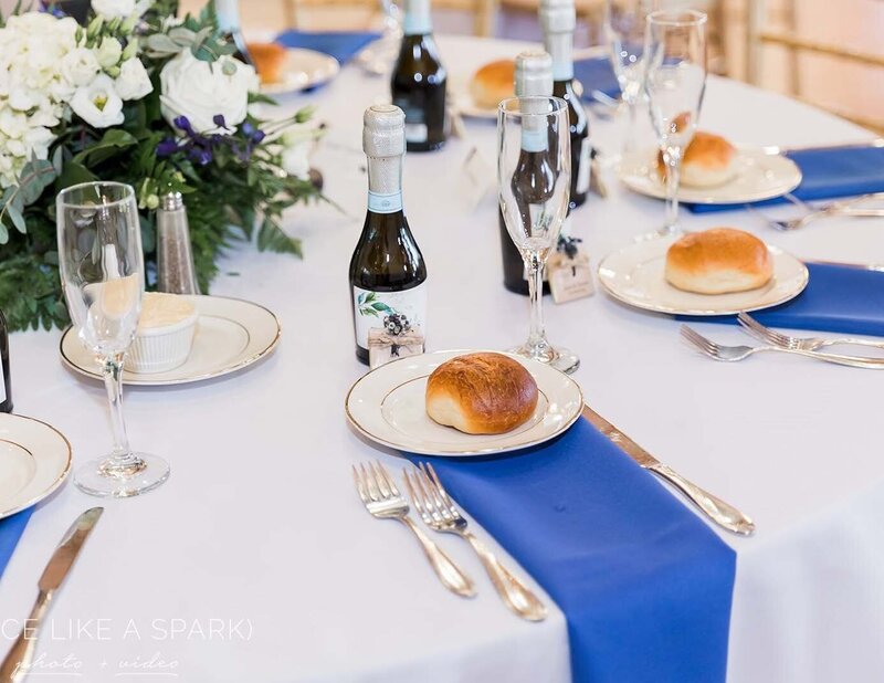 desnise table