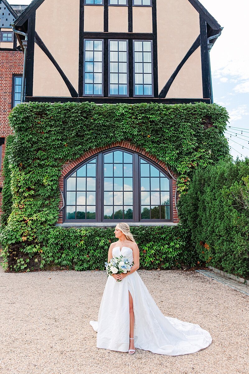 dover-hall-wedding-couple-posing-on-stairs-at-dover-hall-virginia