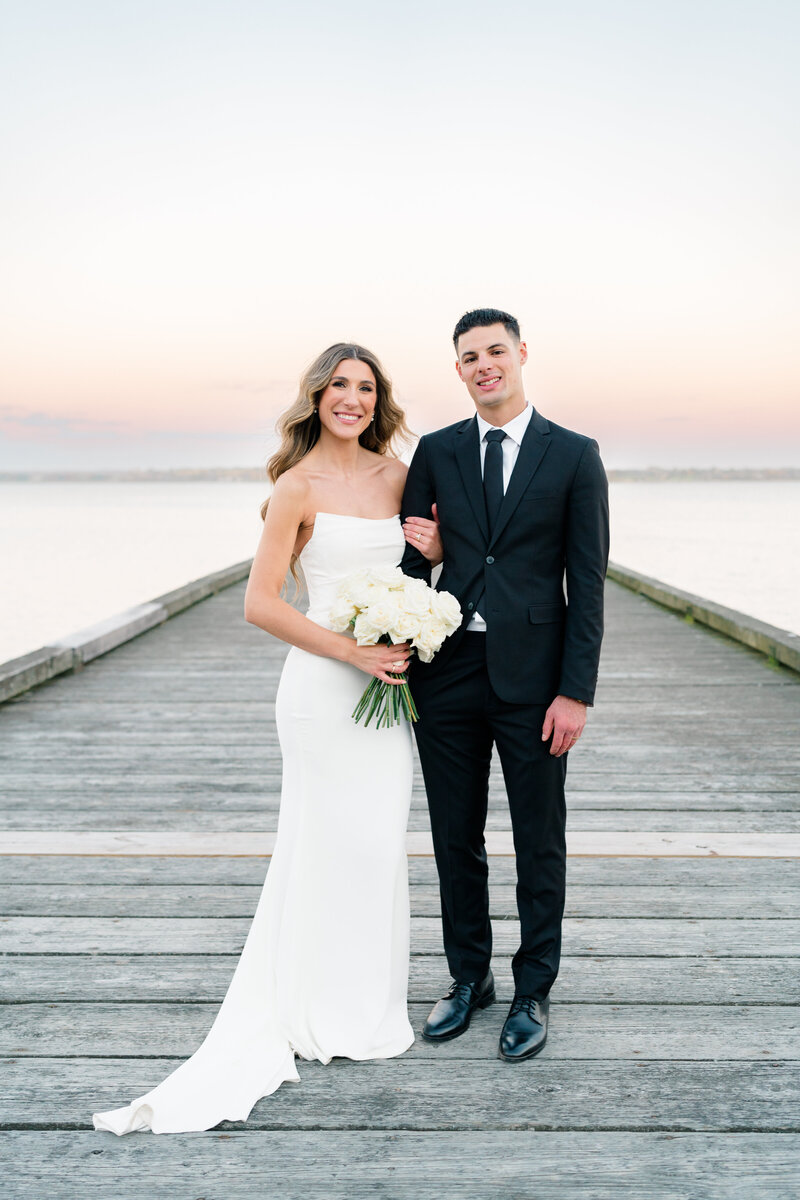 Newport Wedding Photographer | Rhode Island Caprio Captured Photography | Wedding Venue With A Sculptured Vase