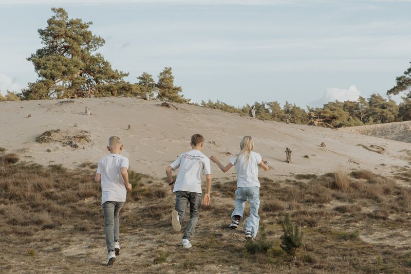 fotograaf zwolle melanie dijkman familiefotoshoot familie gezinsfotoshoot gezin kinderen new born newborn newbornfotoshoot