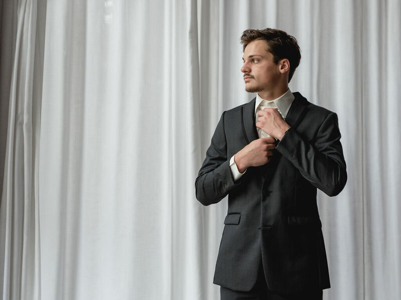 GroomPortraits-2021.07.30CandaceandChaseWedding-12-LaurenBakerPhotography