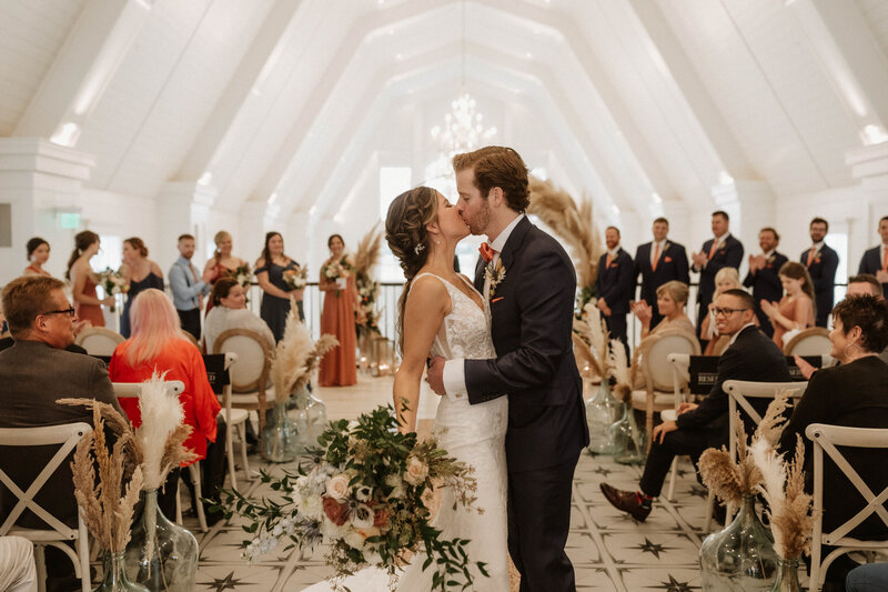 Etre farms Michigan wedding venue saint joseph st luxury barn all inclusive photography photographer -57