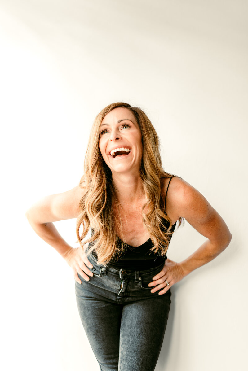 Natural light online dating portrait by Shannon Kathleen Photography, showcasing authentic, confidence-boosting imagery for singles in Minneapolis and St. Paul.


